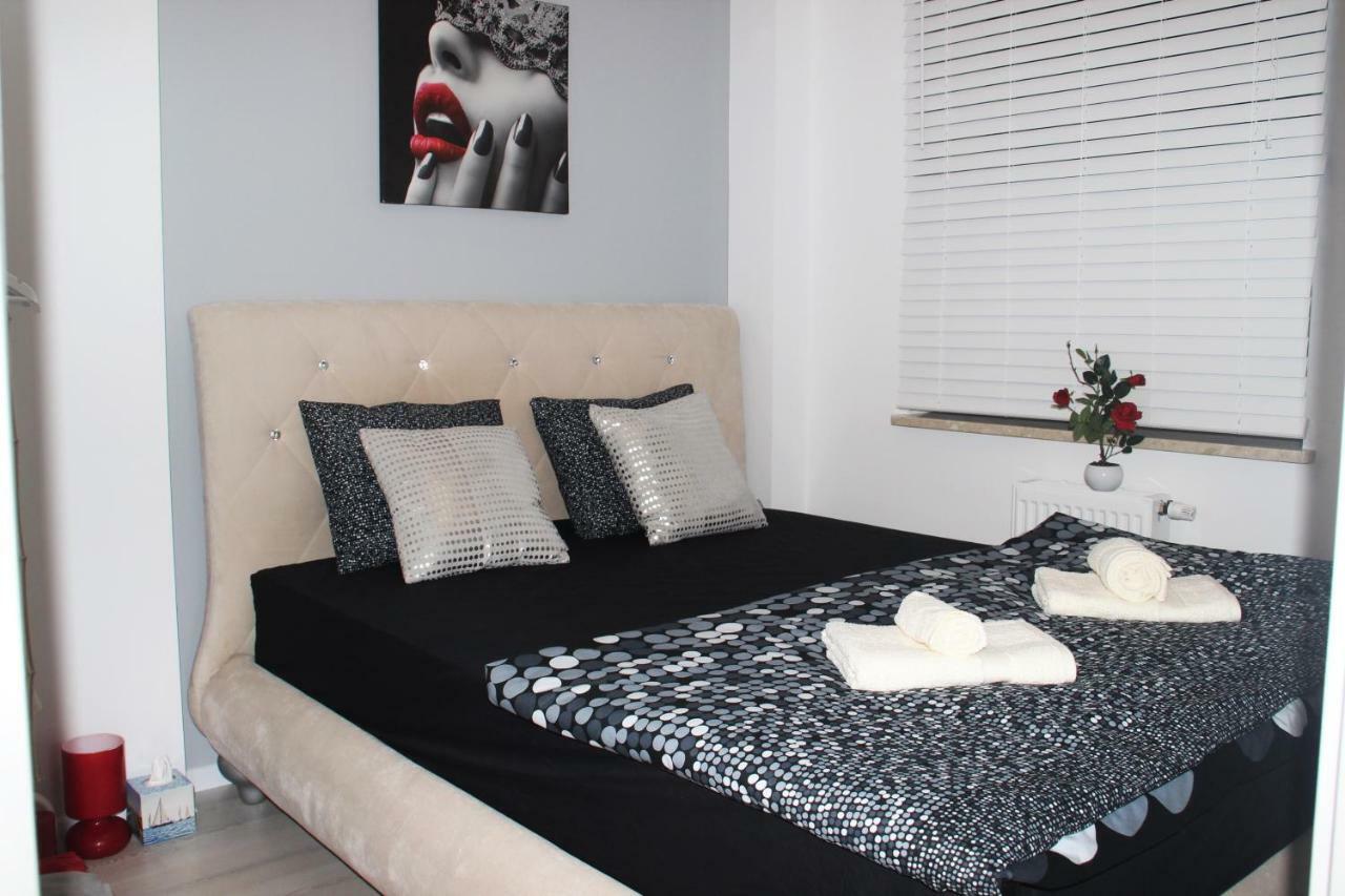 Delux Apartment Kielce Luaran gambar